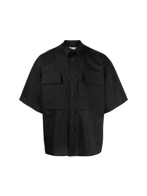 chest-pockets button-up shirt