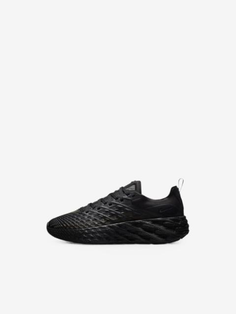 Nike Ava Edge sneakers