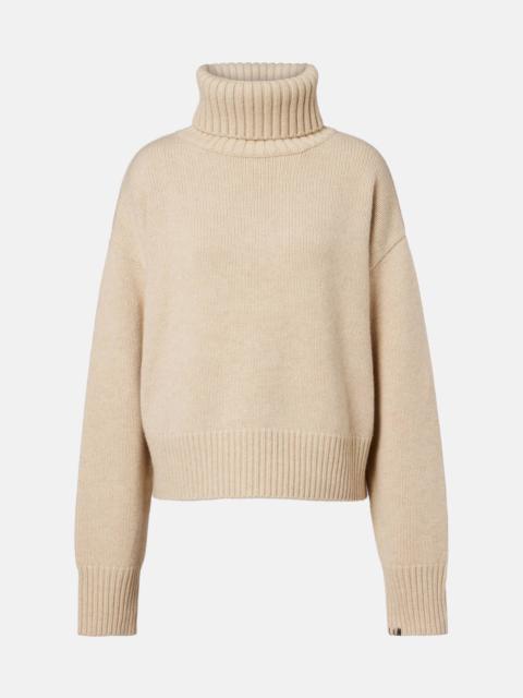 extreme cashmere N°434 roll-neck sweater