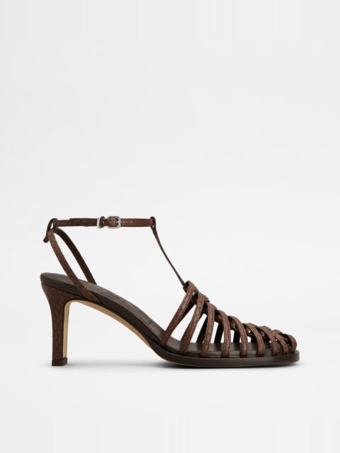 Tod's SANDALS IN REPTILE - BROWN