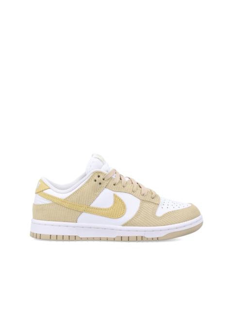 Nike Dunk Low sneakers