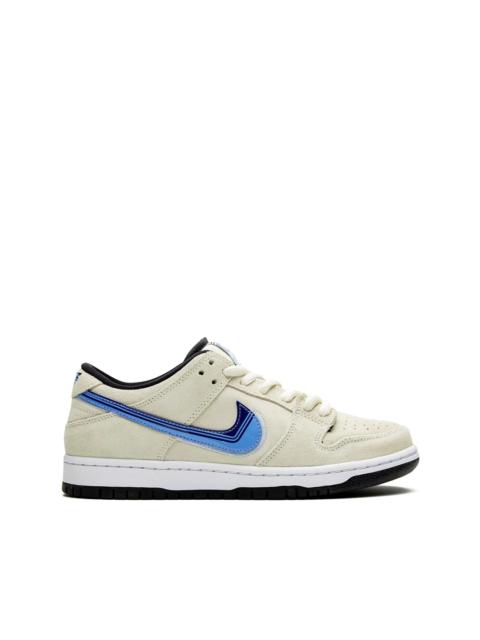 SB Dunk Low sneakers