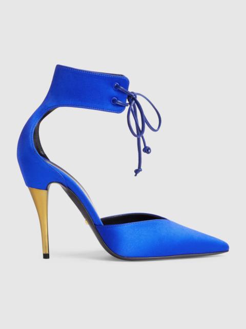 GUCCI Women's lace-up pumps
