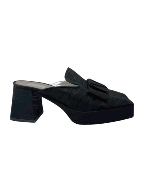 Suzanne Rae victoria platform