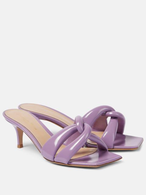 Gianvito Rossi Amour 55 특허 가죽 mules