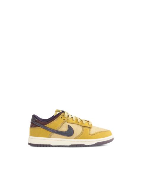 Nike Dunk Low lace-up sneakers