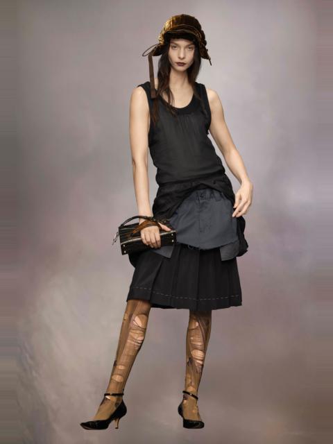 Anonymity of the lining dress