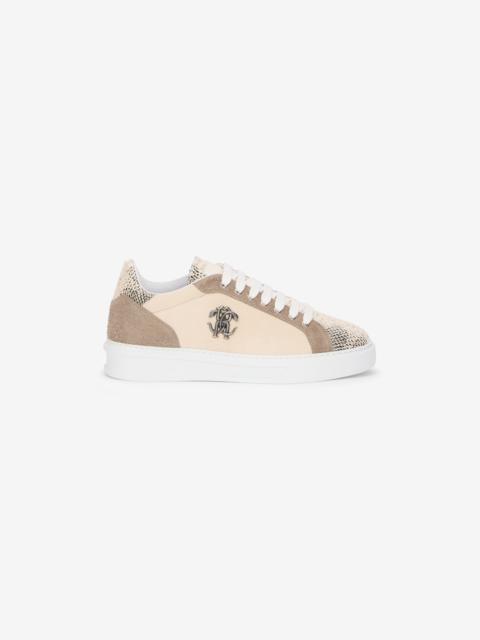 Sneakers With Cobra Inserts