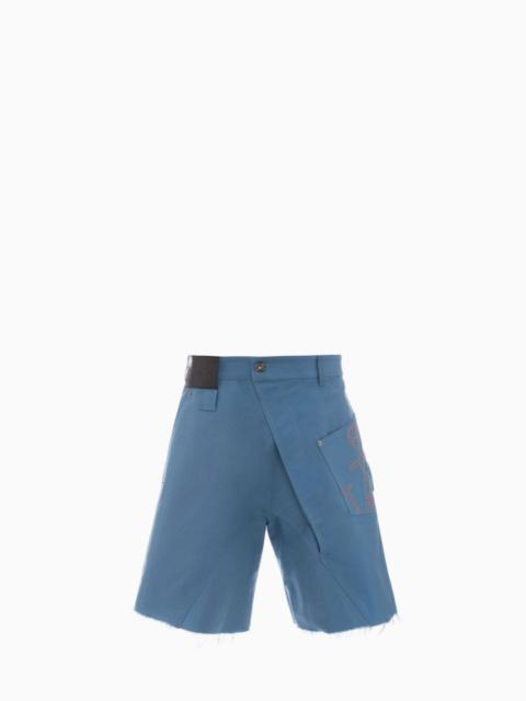 JW Anderson TWISTED CHINO SHORTS