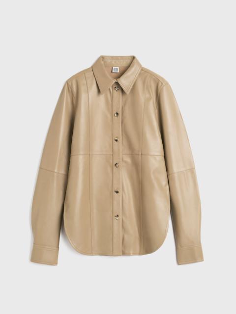 Totême Slim leather shirt biscuit