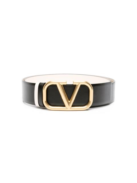 VLogo reversible buckled belt