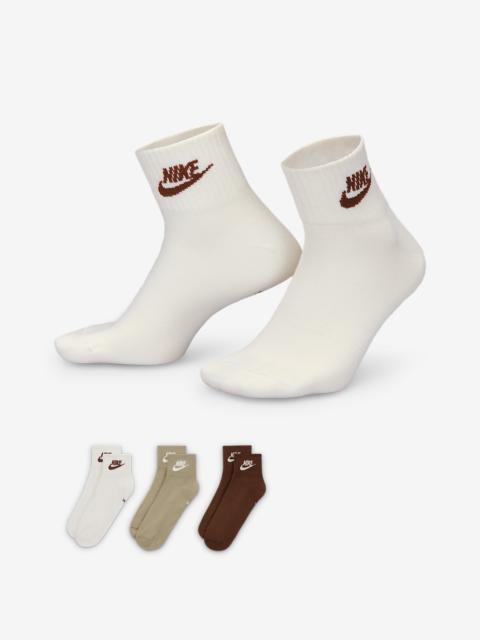 Nike Nike Everyday Essential Ankle Socks (3 Pairs)