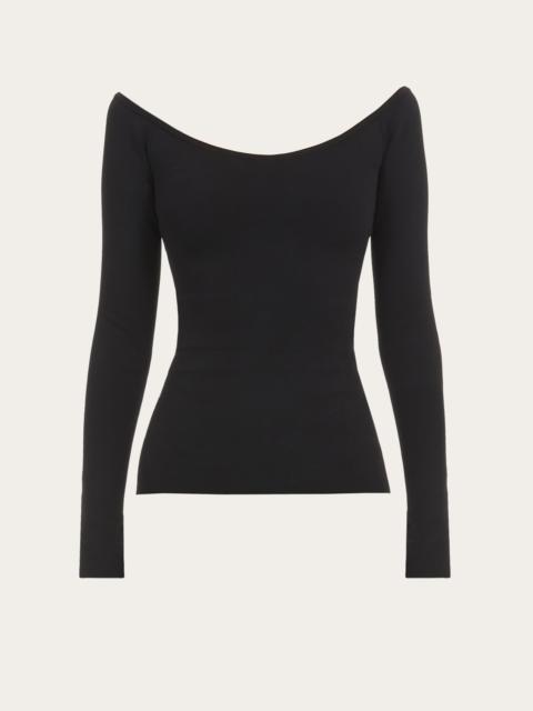 Round neck fitted top