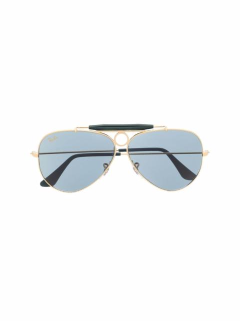 aviator-frame sunglasses