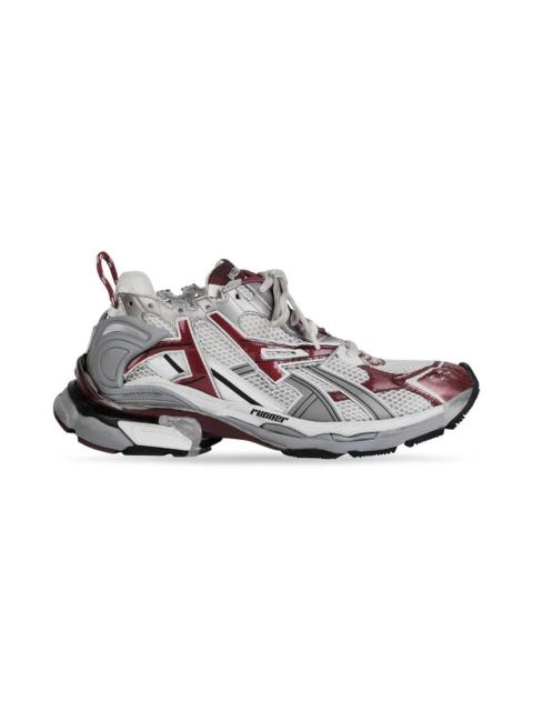 Women's Runner Sneaker in Burgundy