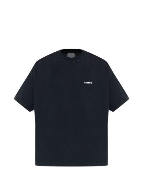 VETEMENTS logo-embroidered T-shirt