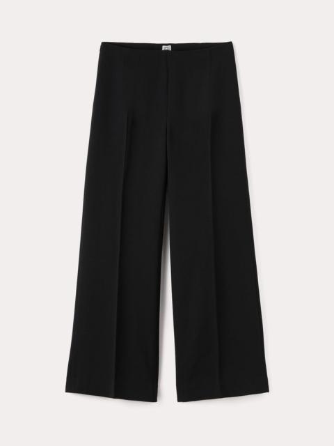 Clean wide trousers black