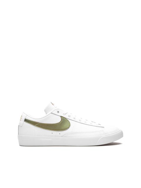 Blazer Low Premium "White/Metallic Gold" sneakers