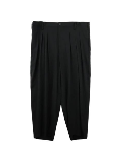 pleated tapered trousers