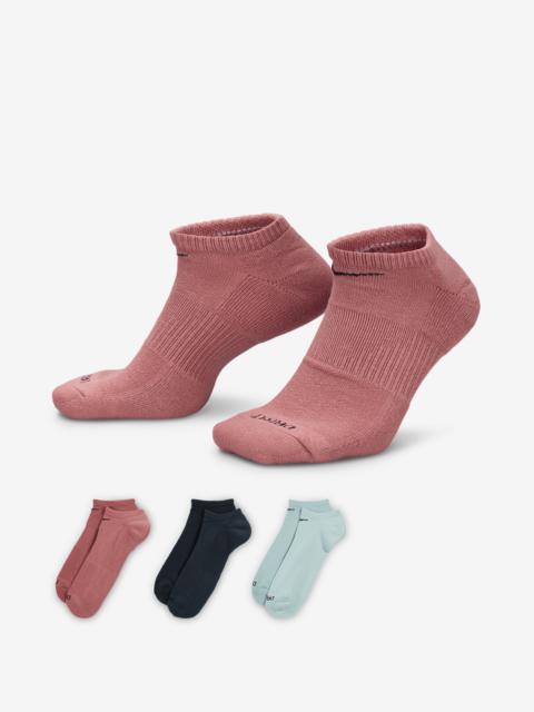 Nike Everyday Plus Cushion Training No-Show Socks (3 Pairs)