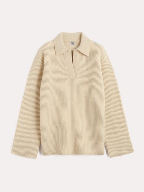 TOTEME Ribbed polo knit macadamia