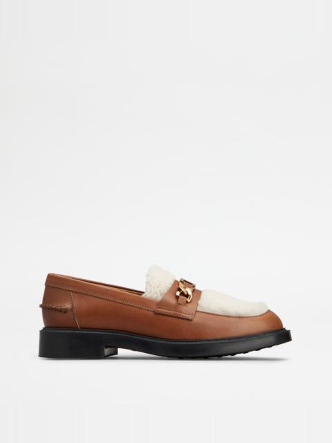 Tod's LOAFERS IN LEATHER AND SHEEPSKIN - BROWN, OFF WHITE