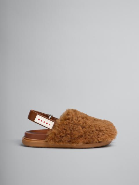 BROWN SHEARLING SABOT