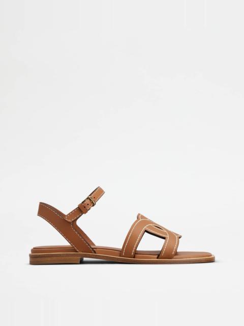 Tod's KATE SANDALS IN LEATHER - BROWN