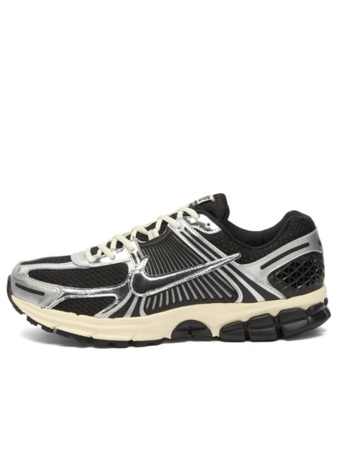 Nike Nike Vomero 5 Chrome Sneaker