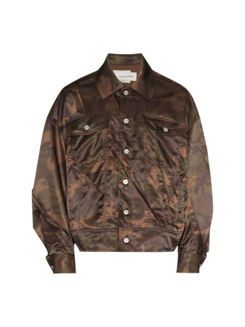 camouflage-print pleated jacket