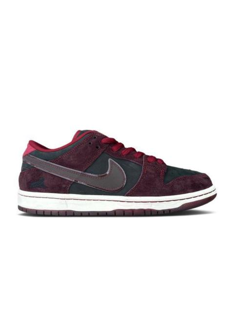 Nike Nike SB ‘Riot Skateshop’ (Burgundy) 2025