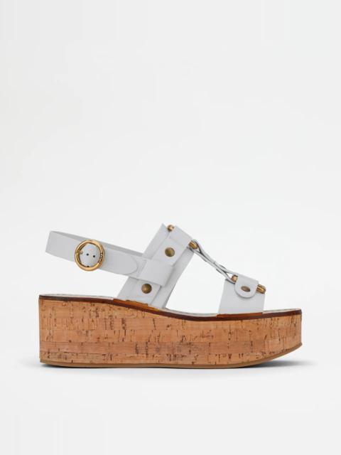 WEDGE SANDALS IN LEATHER - WHITE