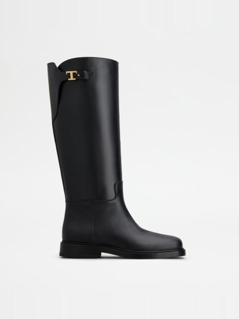 Tod's BOOTS IN LEATHER - BLACK