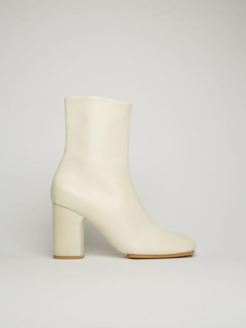 Leather ankle boots off white