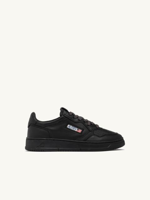 AUTRY MEDALIST LOW SNEAKERS IN METEORITE NAPA LEATHER