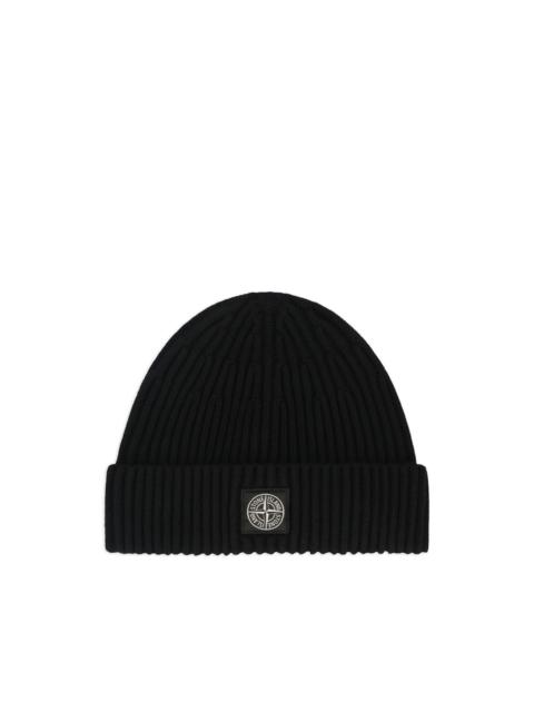 Stone Island logo-patch ribbed-knit beanie hat