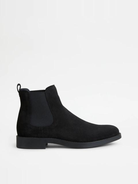 Tod's ANKLE BOOTS IN SUEDE - BLACK
