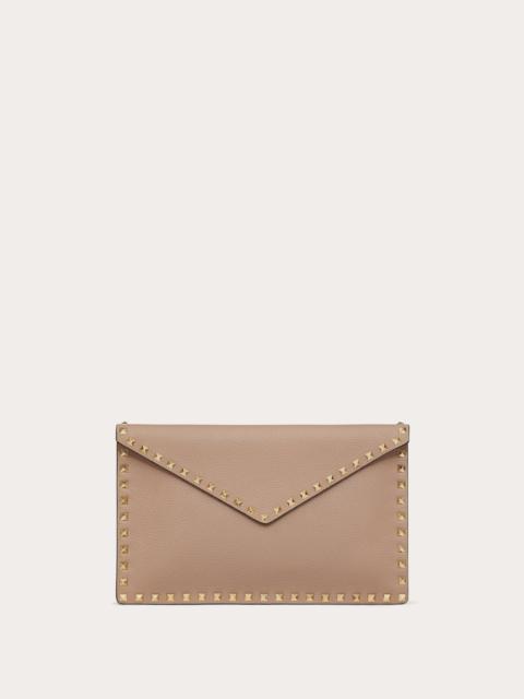 ROCKSTUD GRAINY CALFSKIN ENVELOPE POUCH