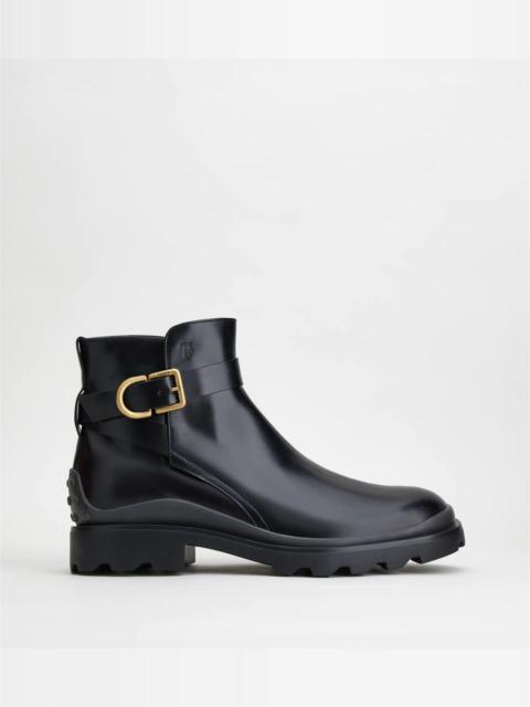 Tod's ANKLE BOOTS IN LEATHER - BLACK