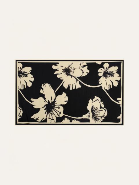 Johanna Ortiz Delicate Astromelia Shawl