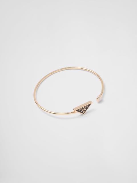 Eternal Gold bangle bracelet in yellow gold with diamond