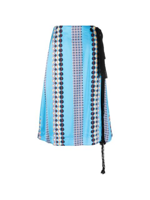 tie-fastening geometric print skirt