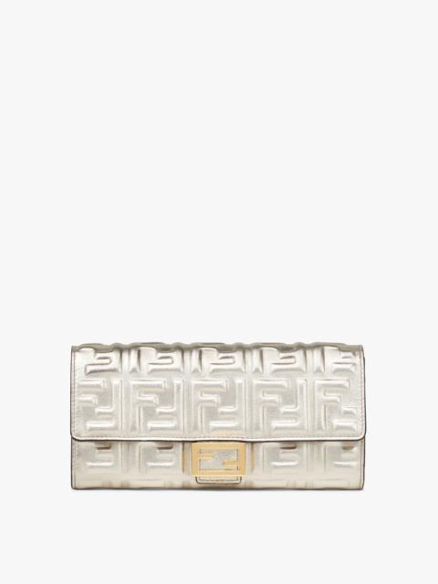 FENDI Baguette continental wallet with snap closure. Spacious and well organized, with two gusseted pocket