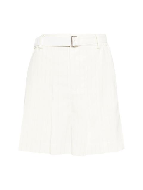 belted-waist pleated shorts