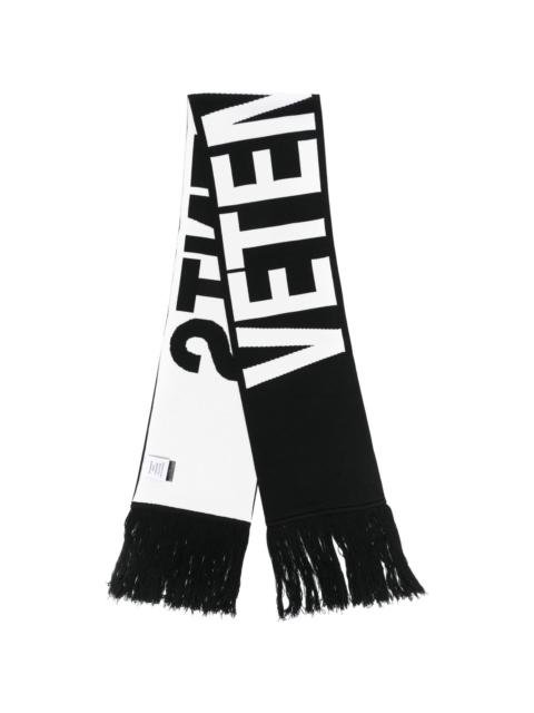 VETEMENTS logo-print fringed scarf