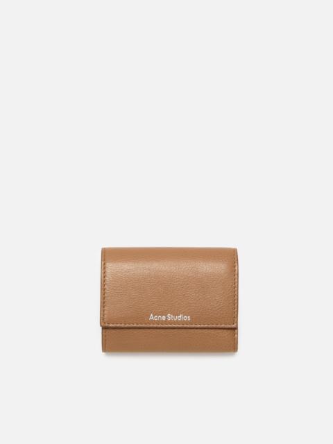 Acne Studios Leather trifold wallet - Caramel brown