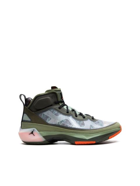 Jordan x Undefeated Air Jordan 37 sneakers