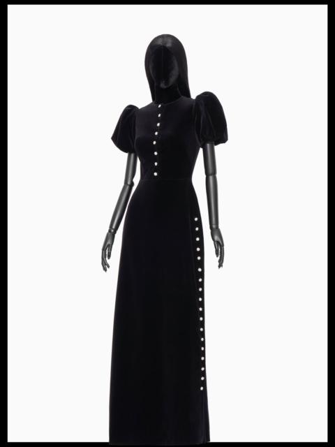 THE VAMPIRE’S WIFE THE CONFESSIONAL DRESS