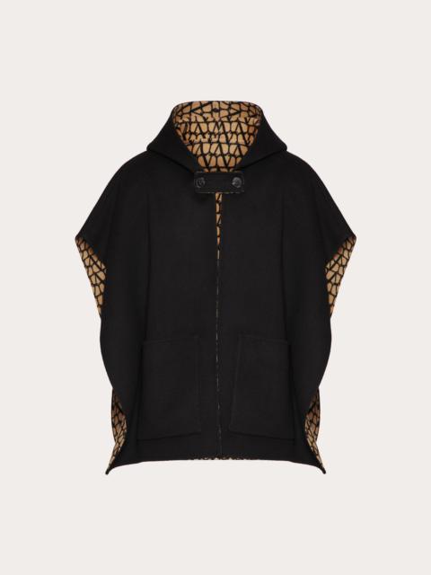 Valentino REVERSIBLE DOUBLE-FACED WOOL CAPE WITH HOOD AND TOILE ICONOGRAPHE PATTERN