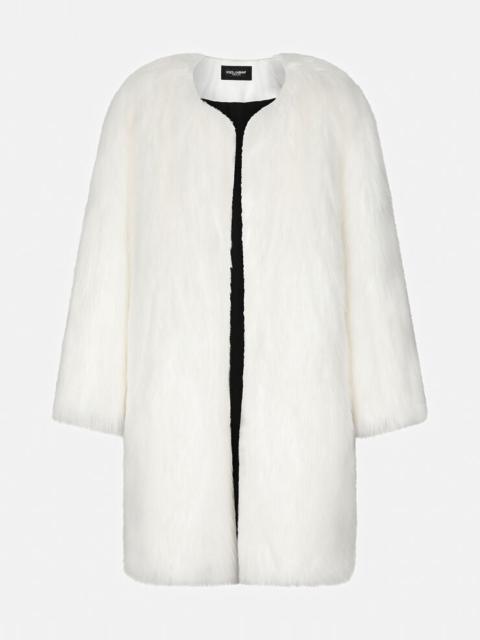 Single-breasted faux fur coat